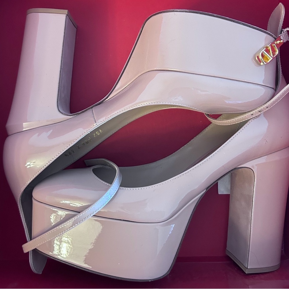Valentino Cream Platform Shoes *NEVER WORN* *STILL IN BOX*